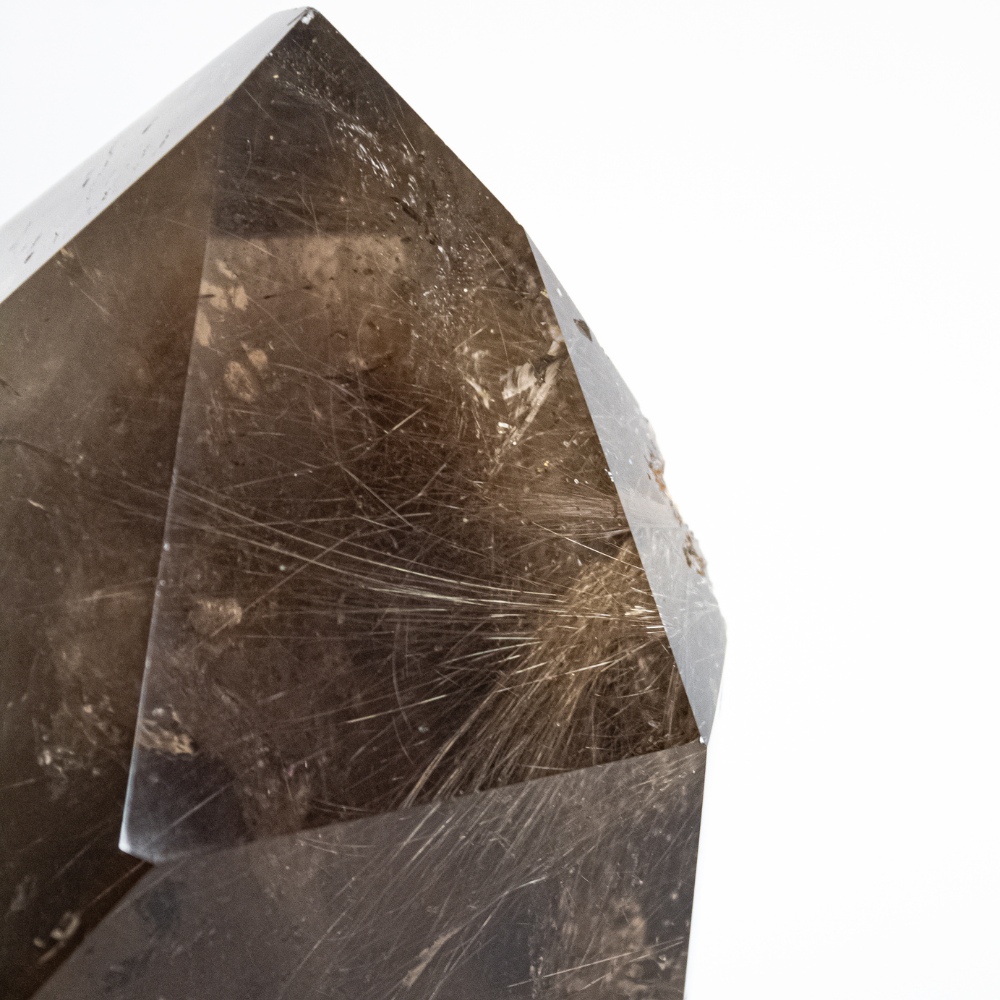Cuarzo Ahumado Inclusión De Rutilos Dorado Cristalizado Extra En Base De Madera Oscura 1,566kg