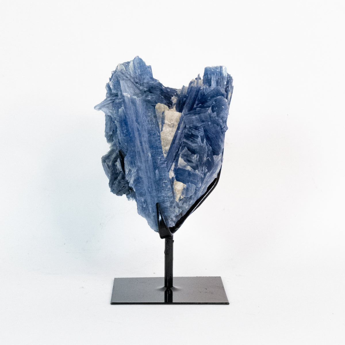 Extra Blue Kyanite on Metal Base 1.070 kg