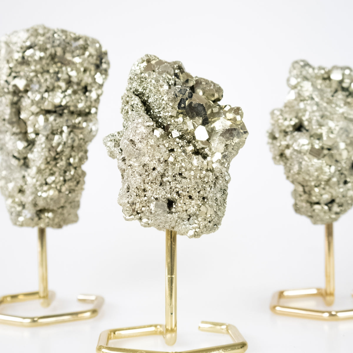 Pedra Pirita Bruta na Base Metal Banho Ouro 443 gramas