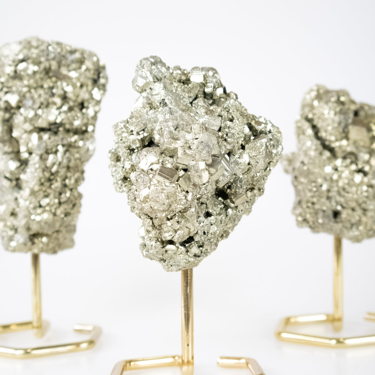Pedra Pirita Bruta na Base Metal Banho Ouro 594 gramas