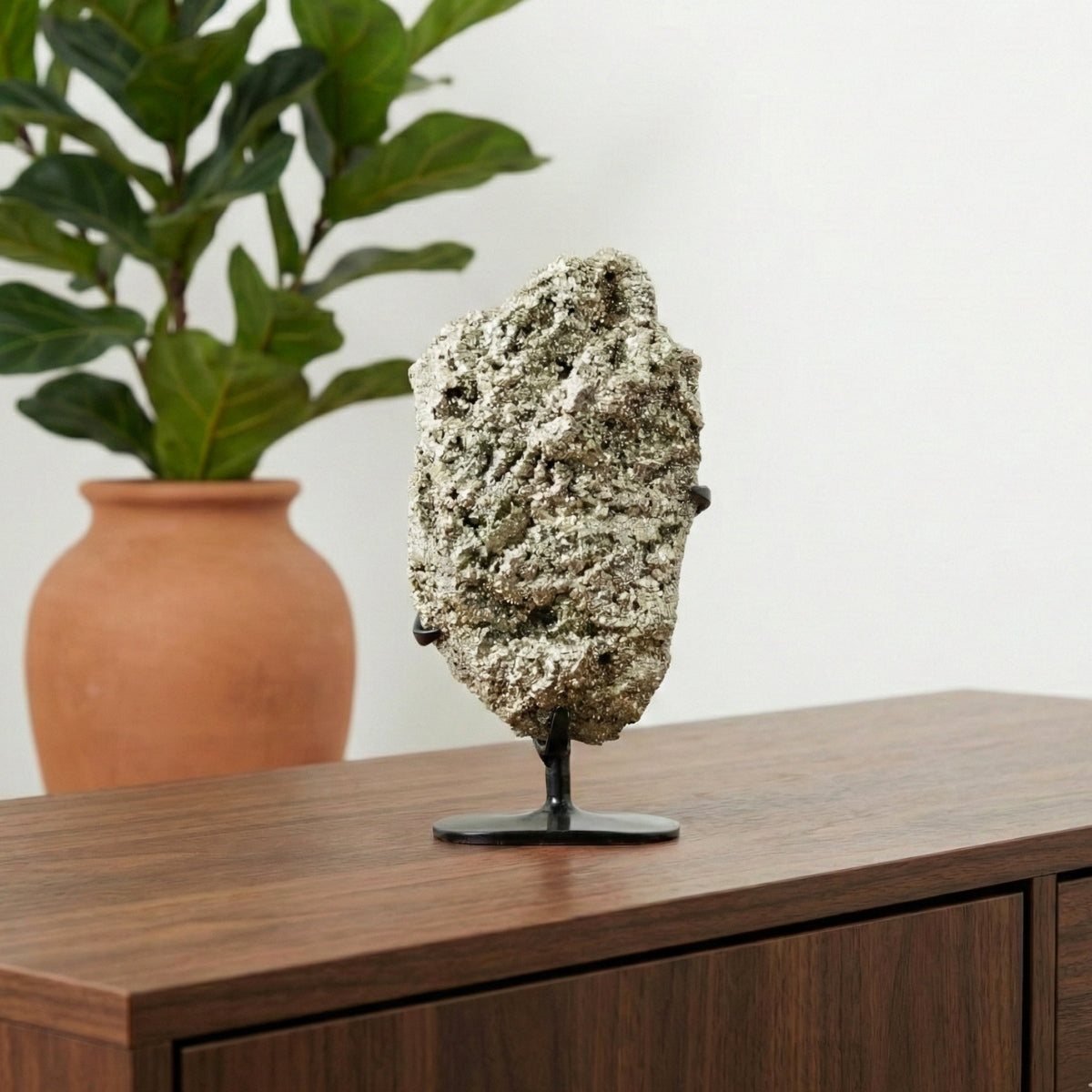 Pedra Pirita Cristalizada na Base Metal 2,031 kg