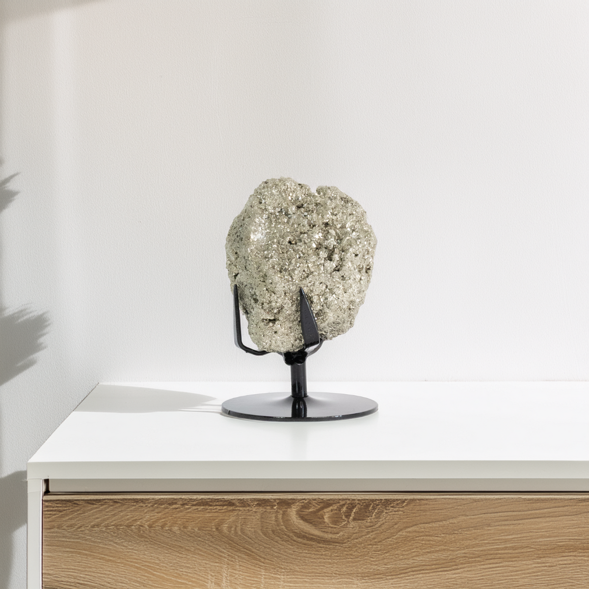 Pyrite sur Base en Métal Noir 1,790 Kg
