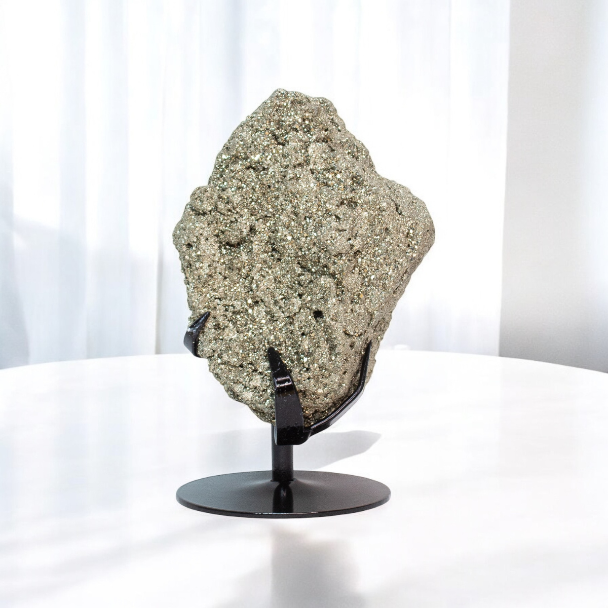 Pyrite sur Base en Métal Noir 2,210 Kg