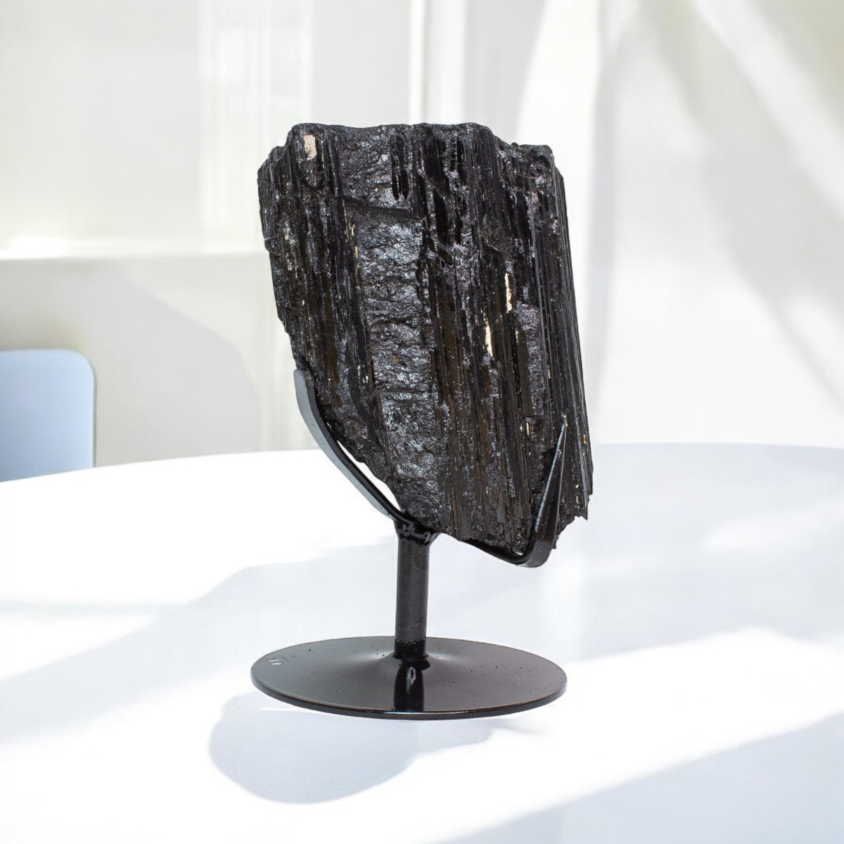Tourmaline Noire Brute sur Base 1,835 Kg
