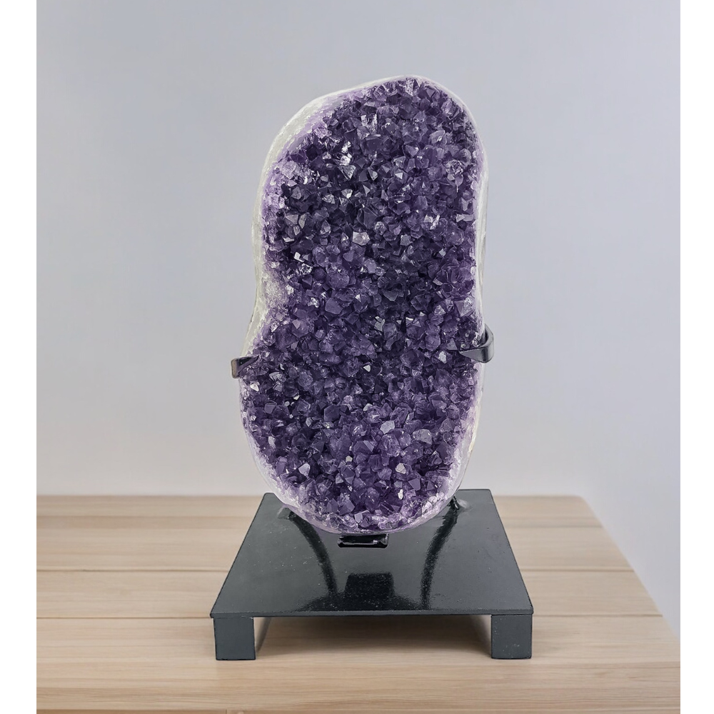 Uruguayan Amethyst Druzy on Black Metal Base 5.200 Kg