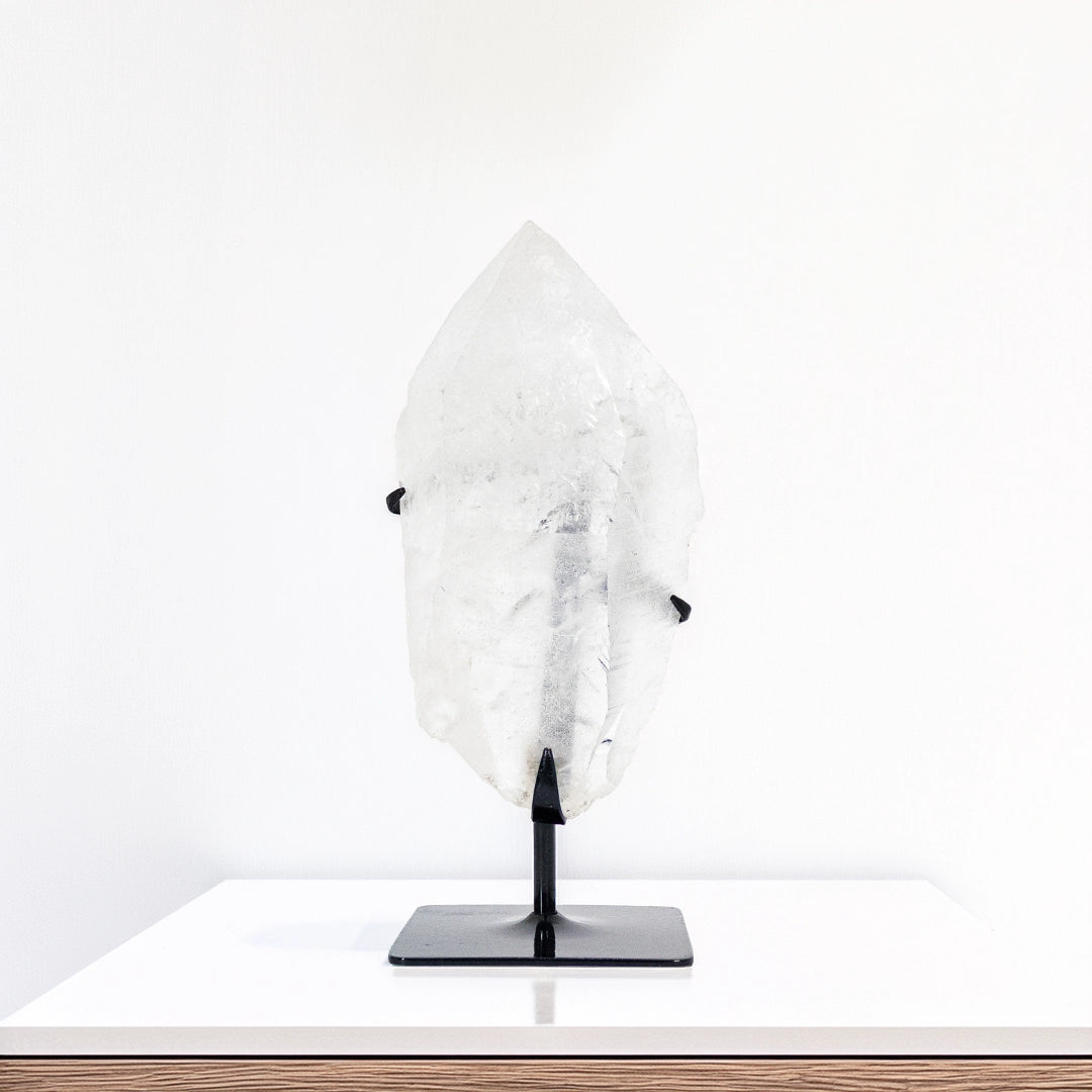 Pointe de Cristal de Quartz Lémurien Haute Pureté sur Base Métal Noir 2,00 kg